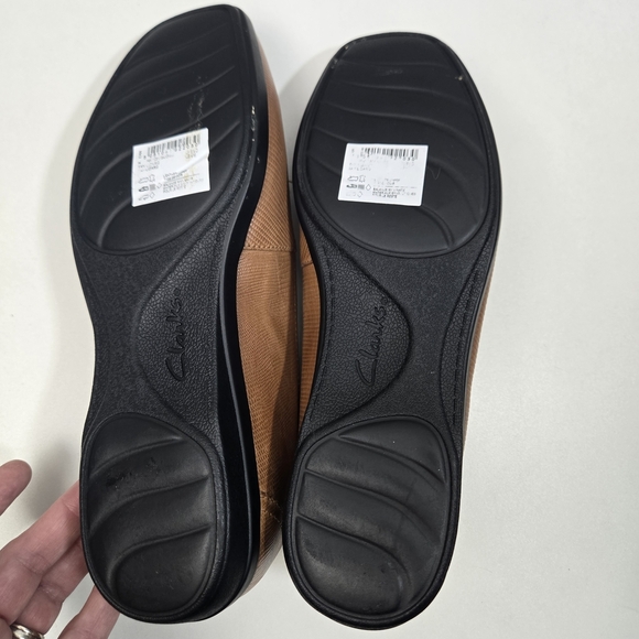 Clarks Brown Loafers - Picture 7 of 7